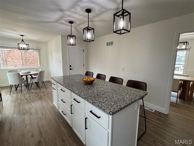 12331 Woodline Drive, St Louis, MO 63141