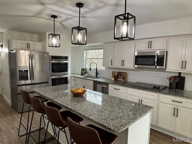 12331 Woodline Drive, St Louis, MO 63141