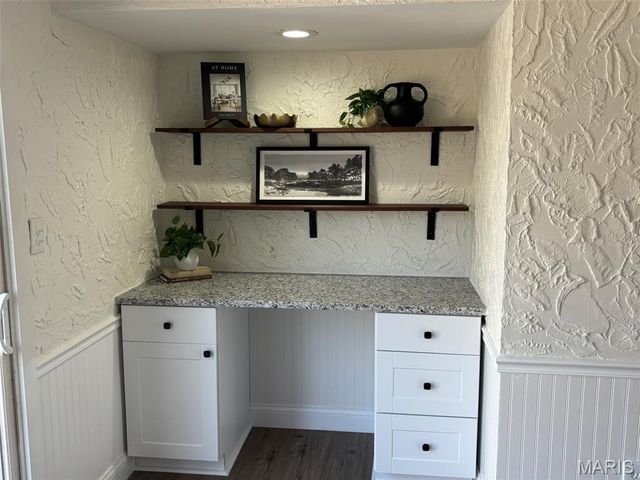 12331 Woodline Drive, St Louis, MO 63141