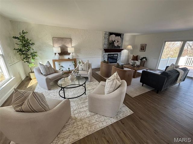 12331 Woodline Drive, St Louis, MO 63141