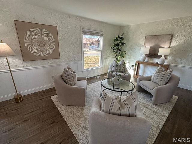 12331 Woodline Drive, St Louis, MO 63141