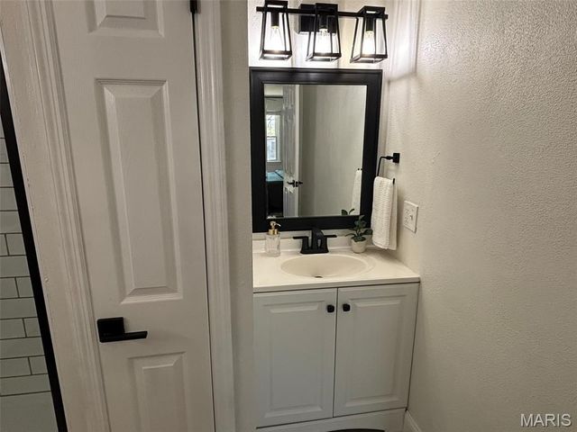 12331 Woodline Drive, St Louis, MO 63141