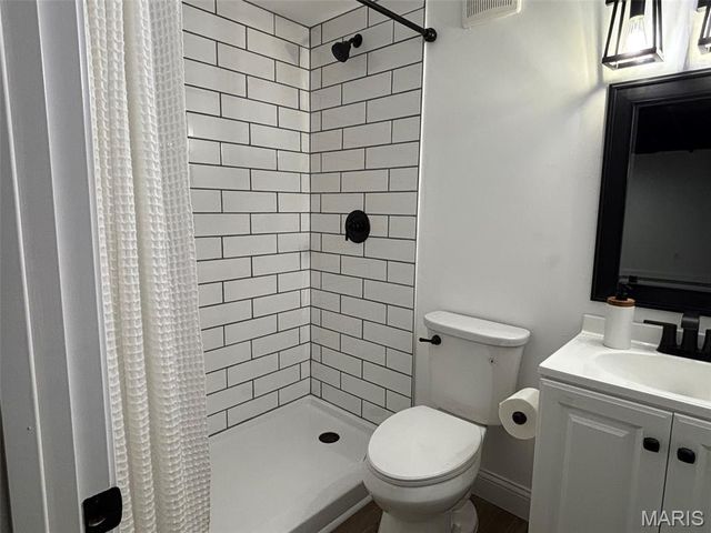 12331 Woodline Drive, St Louis, MO 63141