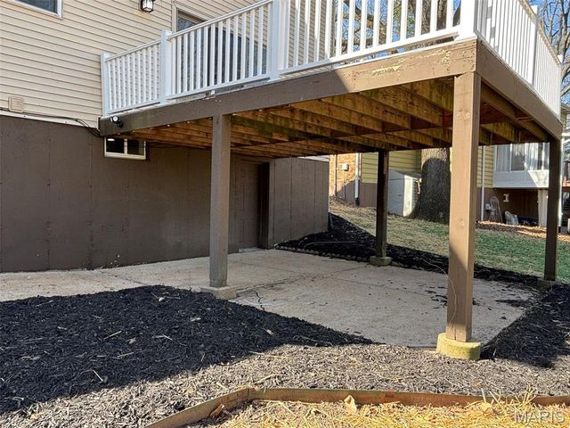 12331 Woodline Drive, St Louis, MO 63141