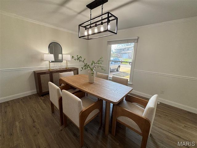 12331 Woodline Drive, St Louis, MO 63141