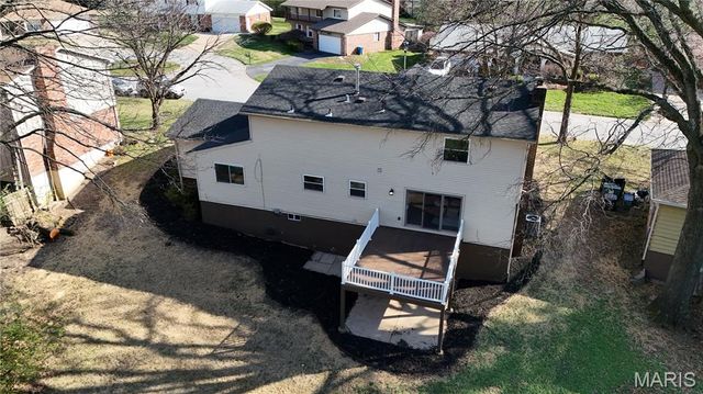 12331 Woodline Drive, St Louis, MO 63141