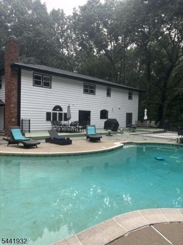 43 Dodie Dr, Parsippany-troy Hills Twp., NJ 07054