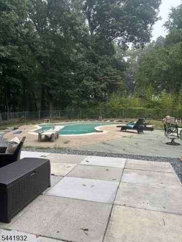 43 Dodie Dr, Parsippany-troy Hills Twp., NJ 07054