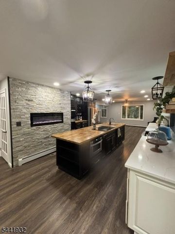 43 Dodie Dr, Parsippany-troy Hills Twp., NJ 07054