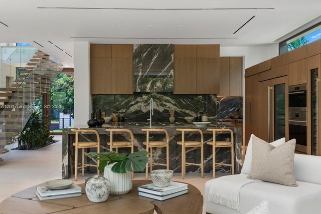 3045 N Bay Road, Miami Beach, FL 33140