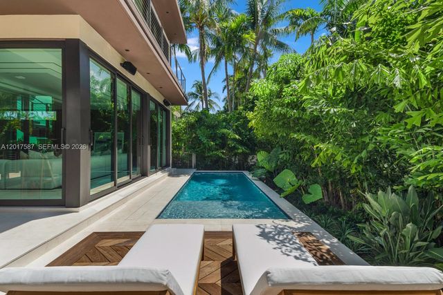 3045 N Bay Road, Miami Beach, FL 33140