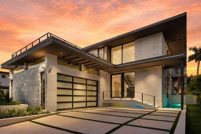 3045 N Bay Road, Miami Beach, FL 33140
