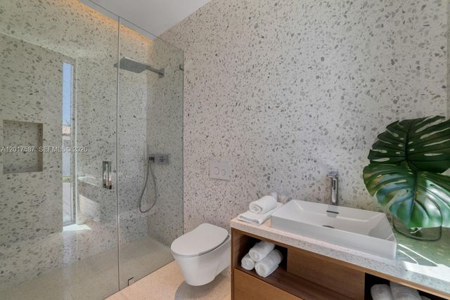 3045 N Bay Road, Miami Beach, FL 33140