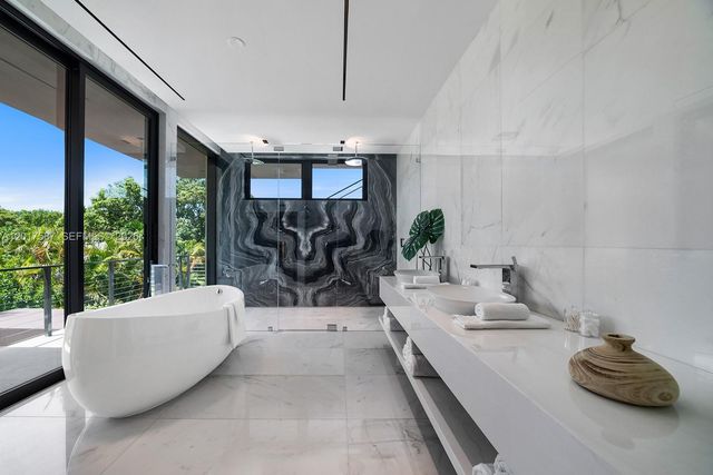 3045 N Bay Road, Miami Beach, FL 33140