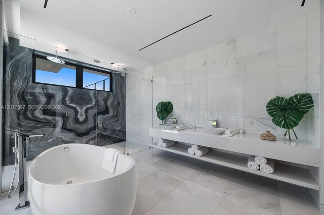 3045 N Bay Road, Miami Beach, FL 33140
