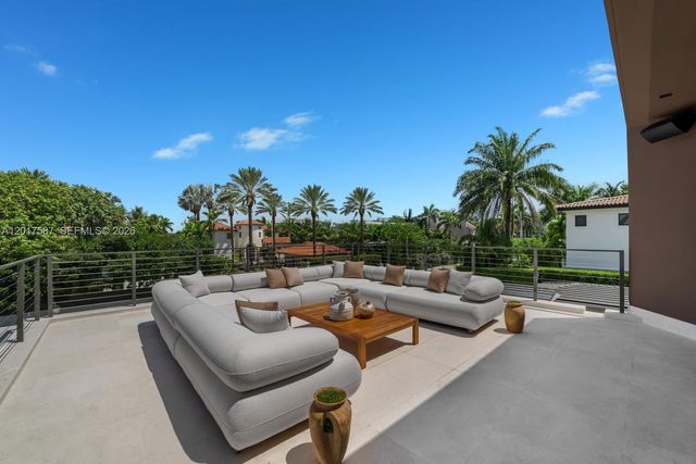3045 N Bay Road, Miami Beach, FL 33140
