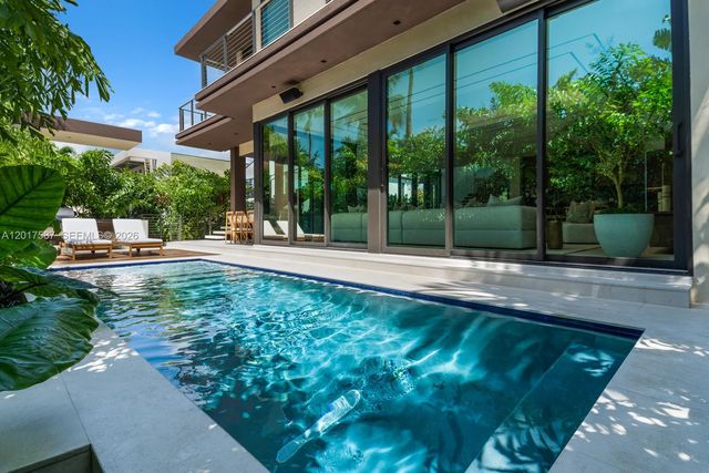3045 N Bay Road, Miami Beach, FL 33140