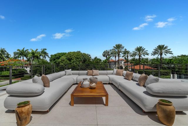 3045 N Bay Road, Miami Beach, FL 33140