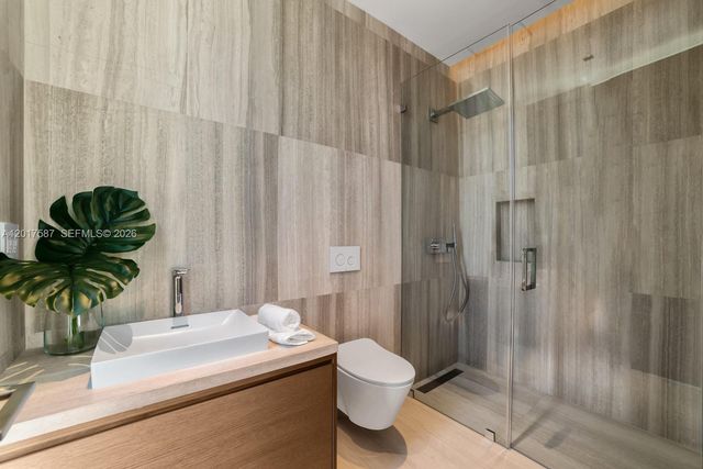 3045 N Bay Road, Miami Beach, FL 33140