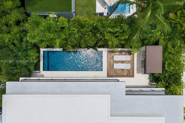 3045 N Bay Road, Miami Beach, FL 33140