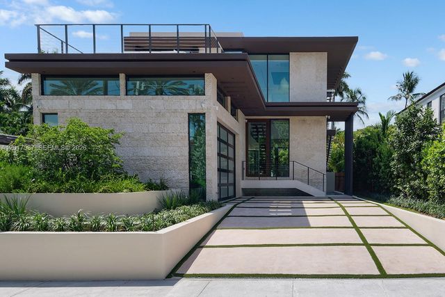 3045 N Bay Road, Miami Beach, FL 33140