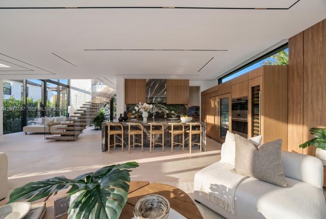 3045 N Bay Road, Miami Beach, FL 33140
