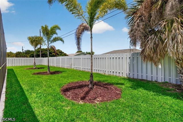 505 SW 25th LN, Cape Coral, FL 33914