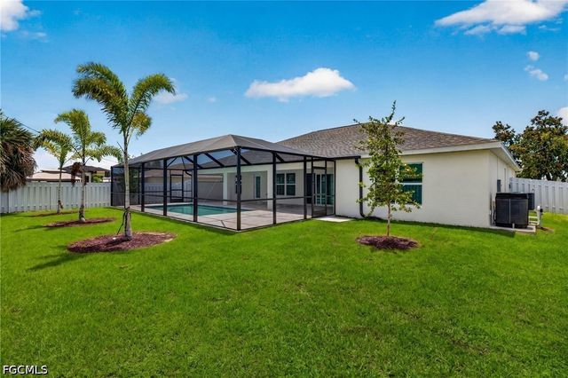 505 SW 25th LN, Cape Coral, FL 33914