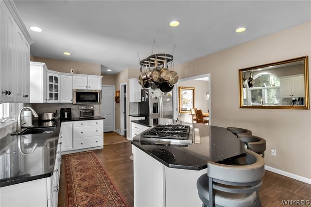 11 Hemlock Drive, Grand Island, NY 14072