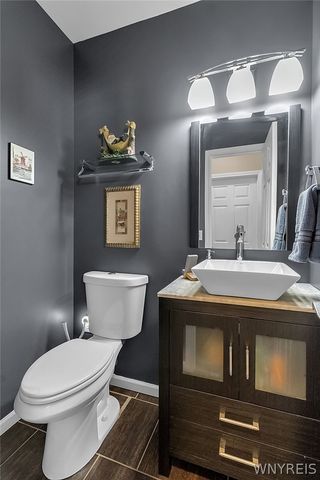 11 Hemlock Drive, Grand Island, NY 14072