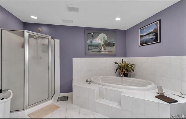 11 Hemlock Drive, Grand Island, NY 14072