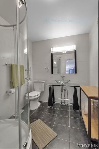 11 Hemlock Drive, Grand Island, NY 14072