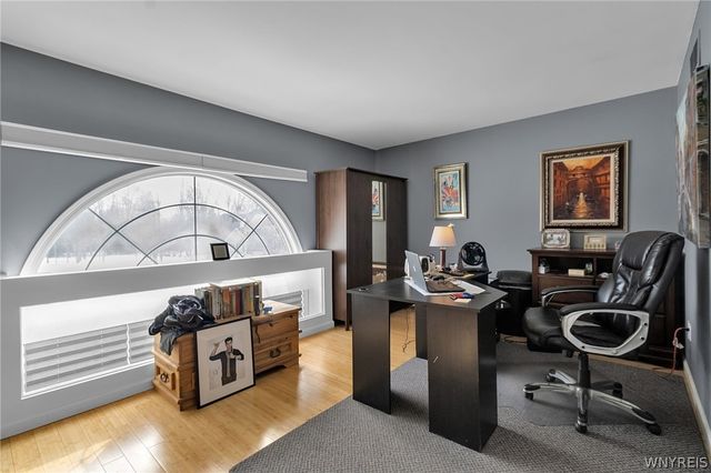 11 Hemlock Drive, Grand Island, NY 14072