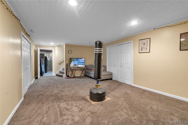 11 Hemlock Drive, Grand Island, NY 14072