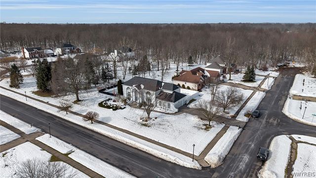 11 Hemlock Drive, Grand Island, NY 14072