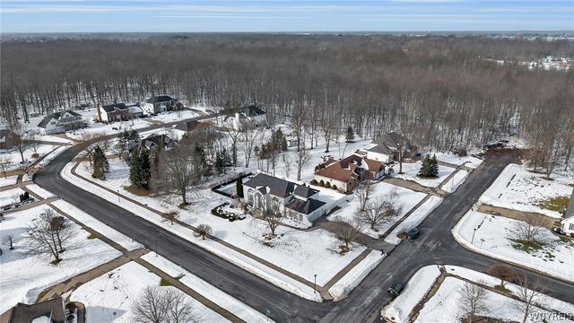 11 Hemlock Drive, Grand Island, NY 14072