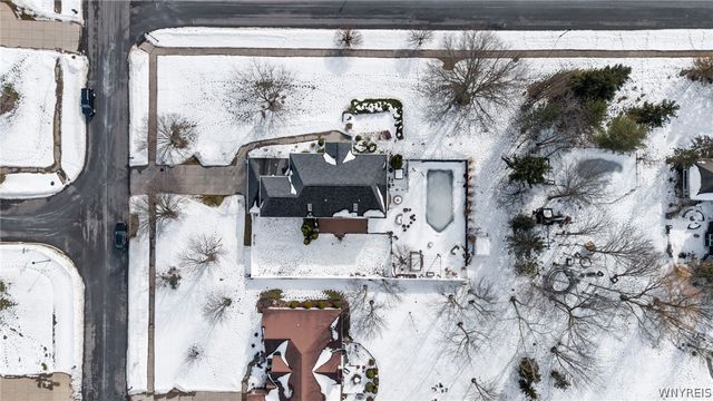 11 Hemlock Drive, Grand Island, NY 14072