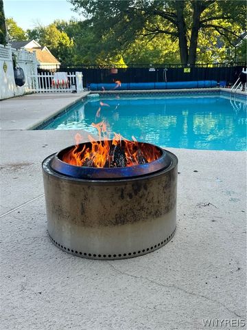 11 Hemlock Drive, Grand Island, NY 14072