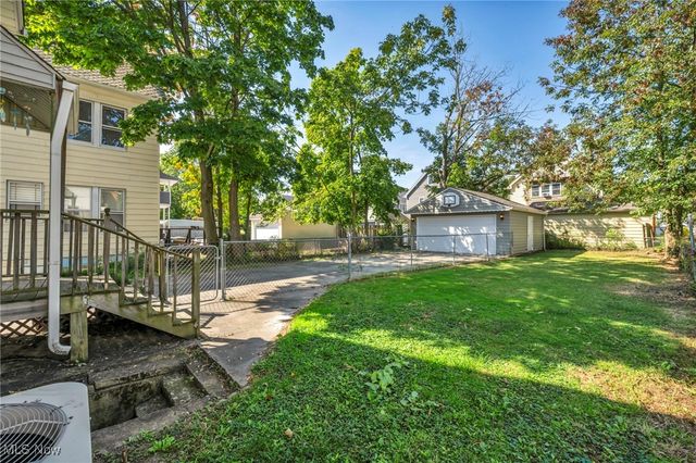 2222 Woodward Avenue, Lakewood, OH 44107