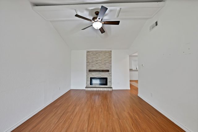 1402 S Carrier Parkway 110, Grand Prairie, TX 75051