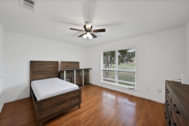 1402 S Carrier Parkway 110, Grand Prairie, TX 75051