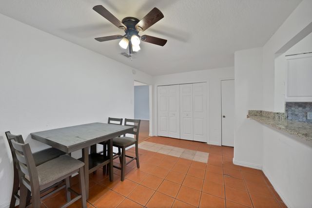 1402 S Carrier Parkway 110, Grand Prairie, TX 75051