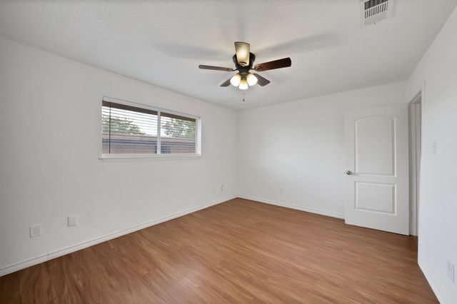 1402 S Carrier Parkway 110, Grand Prairie, TX 75051