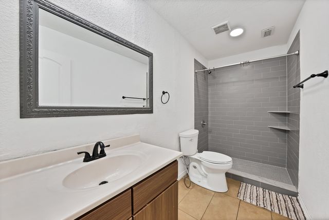 1402 S Carrier Parkway 110, Grand Prairie, TX 75051