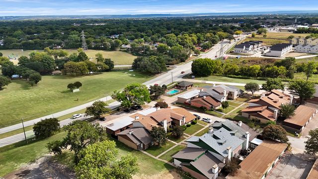 1402 S Carrier Parkway 110, Grand Prairie, TX 75051