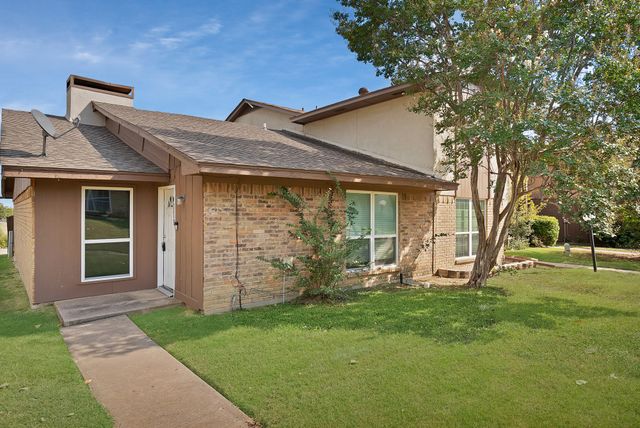 1402 S Carrier Parkway 110, Grand Prairie, TX 75051