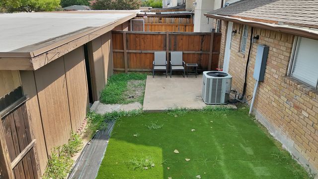 1402 S Carrier Parkway 110, Grand Prairie, TX 75051