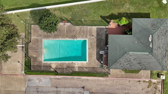 1402 S Carrier Parkway 110, Grand Prairie, TX 75051