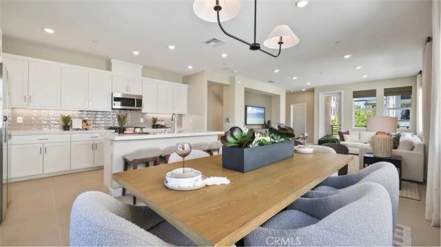 27416 Catalogue Way, Valencia, CA 91381