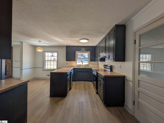 207 Old Salem Road, Moore, SC 29369